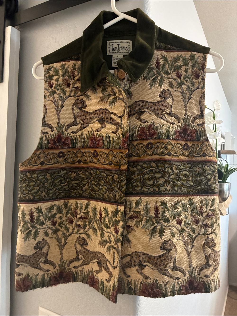 Vintage!!! Olive & Tan Tapestry Animal Motif Vest